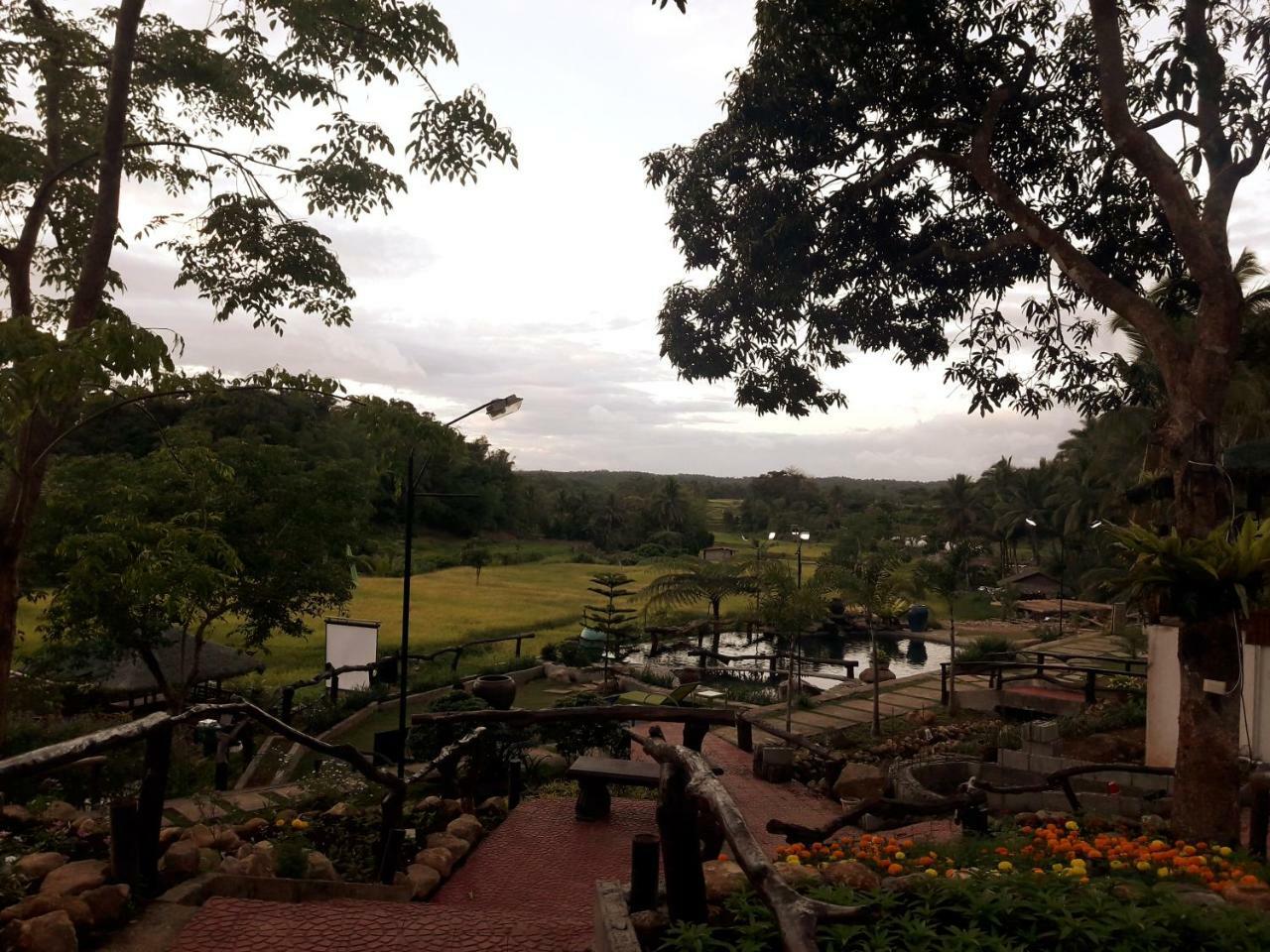 Samkara Restaurant And Garden Resort Lucban Esterno foto